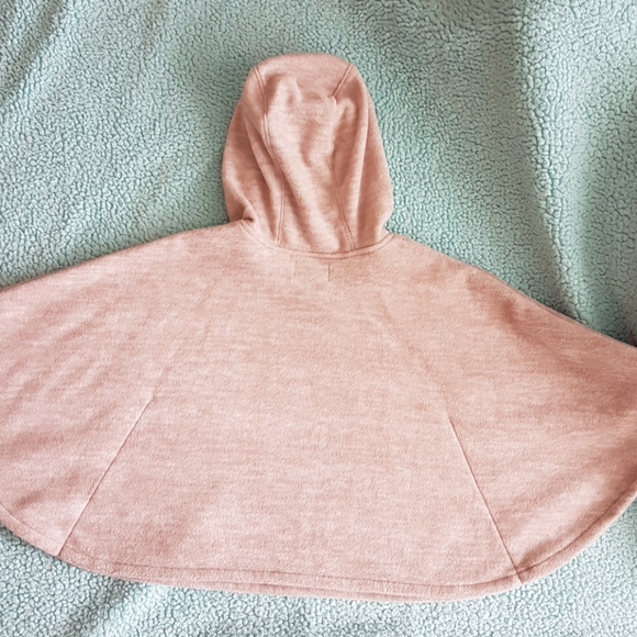 Old Navy Performance Fleece Hooded Poncho - Picture 2 of 3